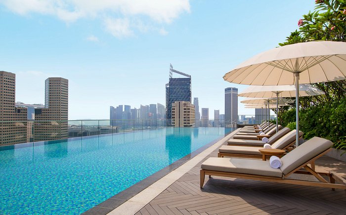 singapore rooftop pool